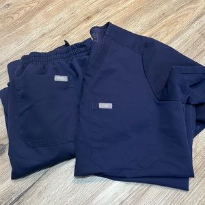 Navy Small Figs Scrub Set